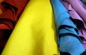 Raudonų odų artimas vaizdas METAFORA didmeninėje prekyboje
